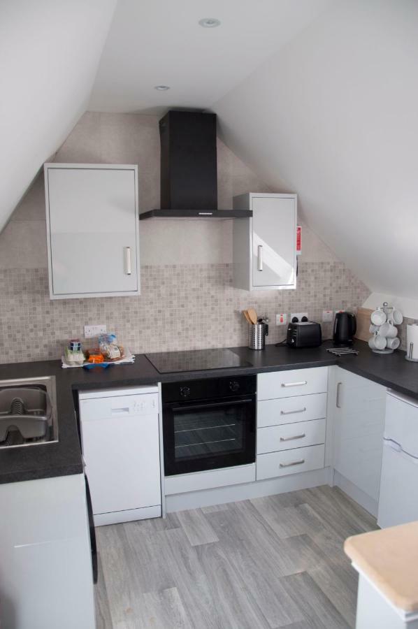 Stewartstown The Square Guest Apartment מראה חיצוני תמונה