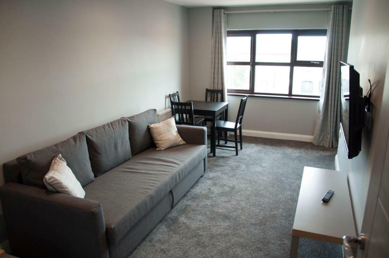 Stewartstown The Square Guest Apartment מראה חיצוני תמונה
