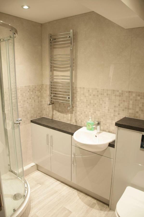 Stewartstown The Square Guest Apartment מראה חיצוני תמונה