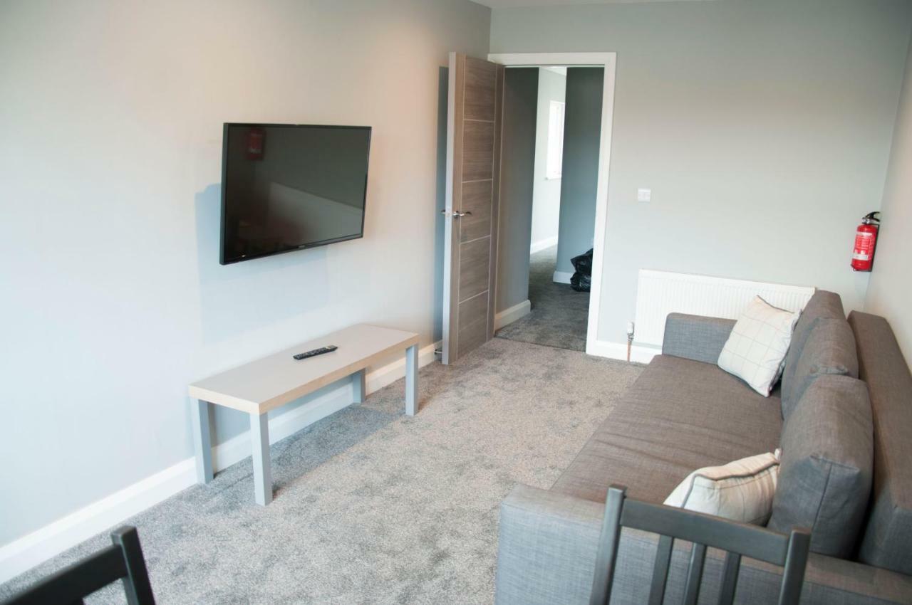 Stewartstown The Square Guest Apartment מראה חיצוני תמונה